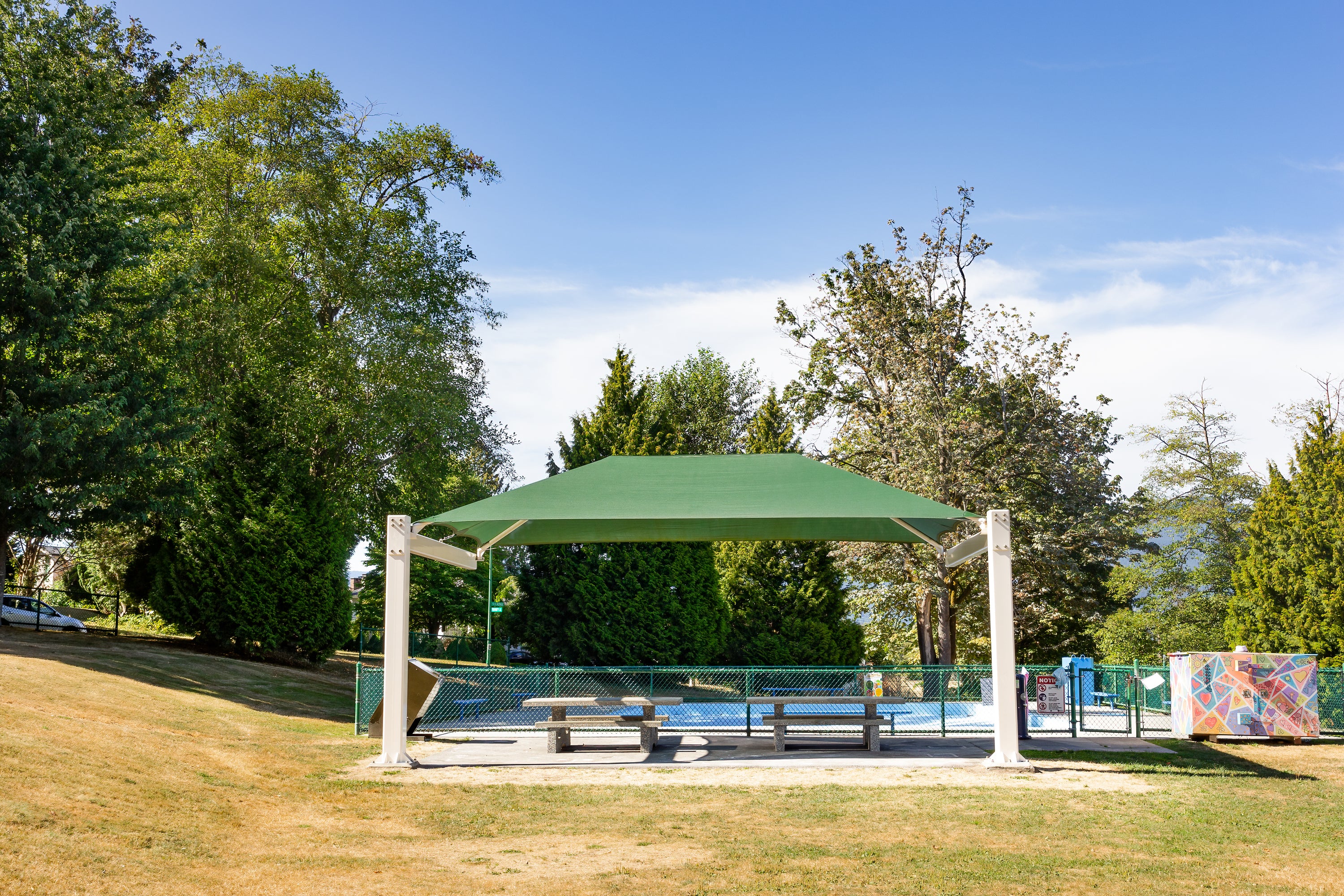 Cantilever park shade
